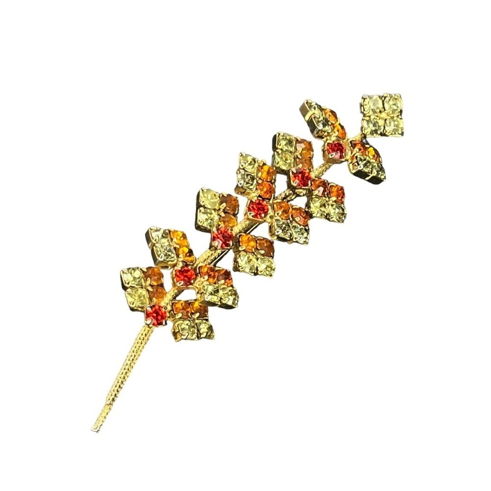 Vintage Rhinestone Flower Pin